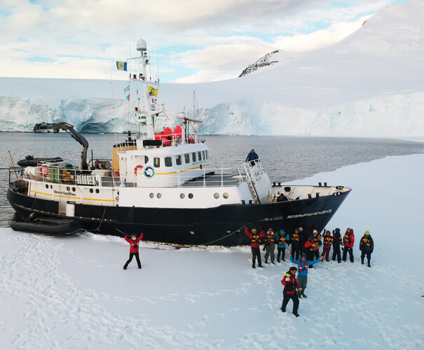 Antarctica photography tour iceberg